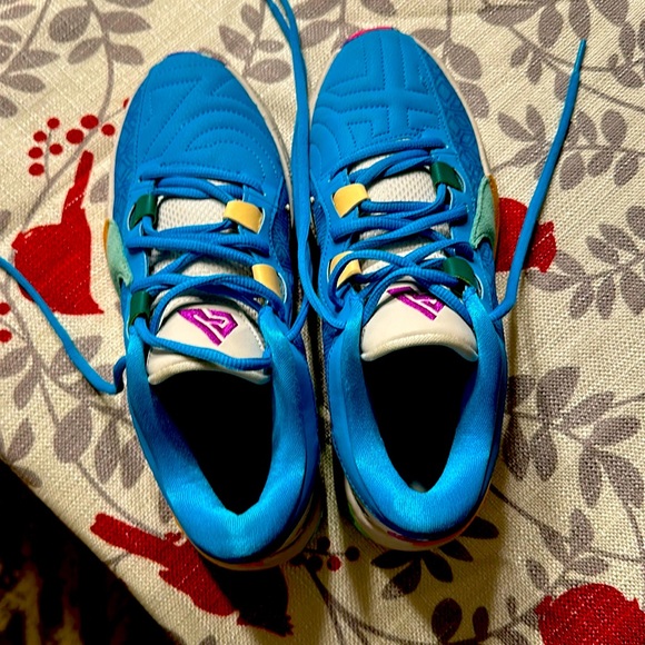 Nike Size 6 Mens Giannis Freak 5 - Picture 1 of 5